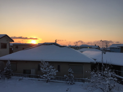 雪景色の朝焼け